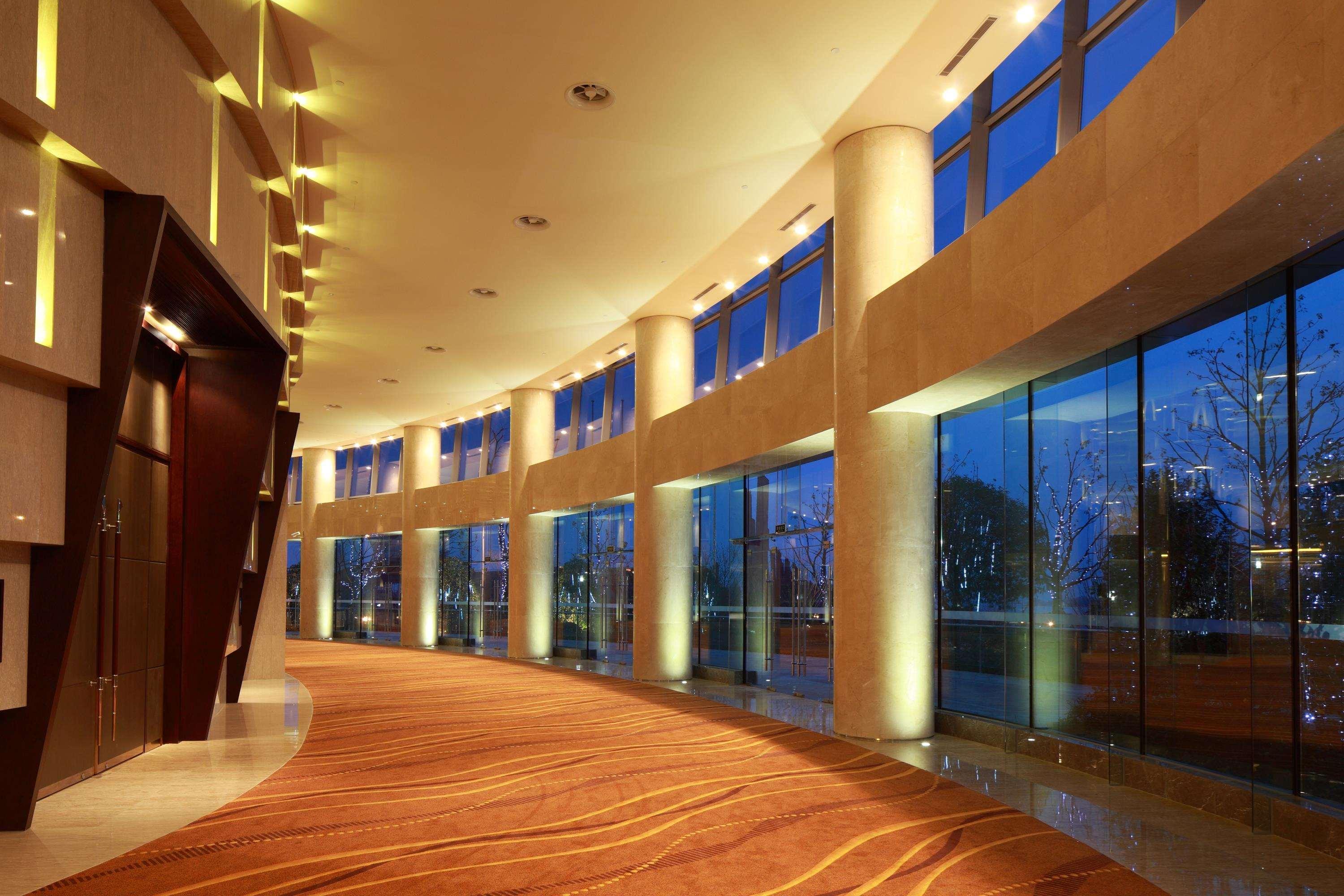 Hilton Nanjing Riverside Interior foto