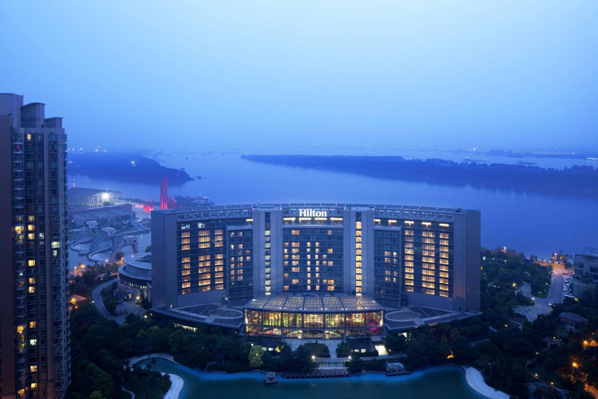 Hilton Nanjing Riverside Exterior foto