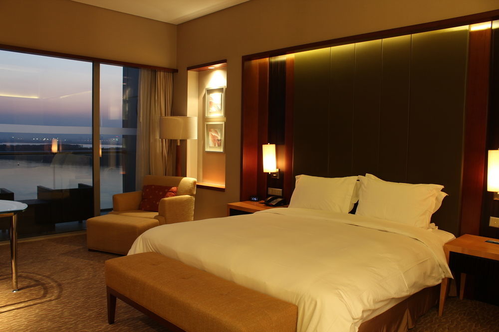 Hilton Nanjing Riverside Exterior foto